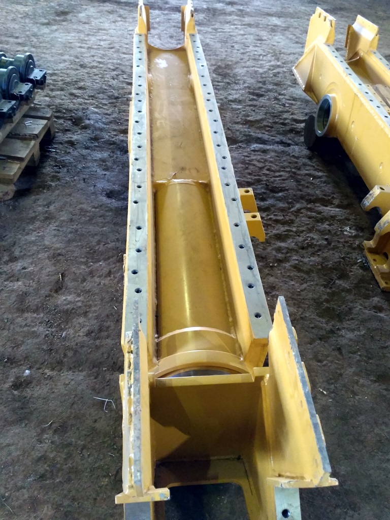 Фото Рама в сборе левая Caterpillar D6R 2838672 артикул 2838672 купить