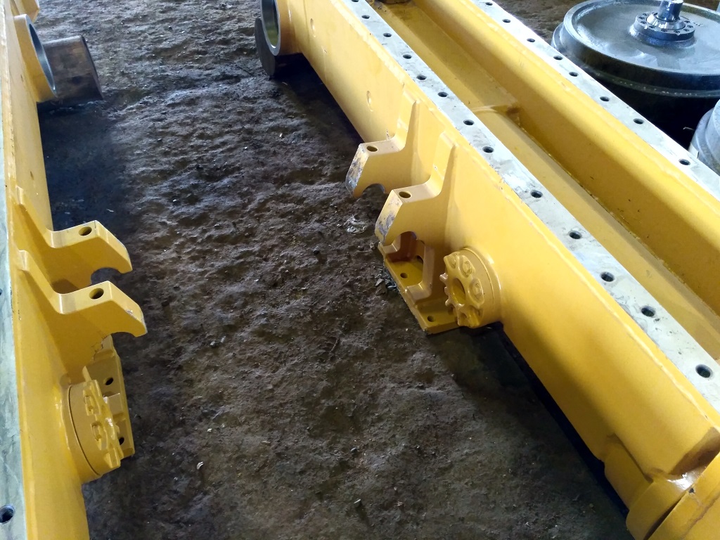 Фото Рама в сборе левая Caterpillar D6R 2838672 артикул 2838672 купить